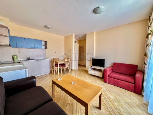 Apartment with 1 bedroom and pool view in Golden Dreams, Sunny Beach