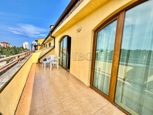 Apartment with 1 bedroom and pool view in Golden Dreams, Sunny Beach