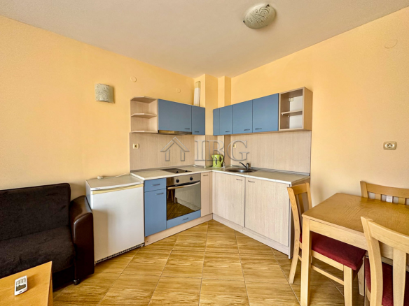 Apartment with 1 bedroom and pool view in Golden Dreams, Sunny Beach