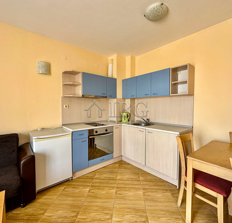 Apartment with 1 bedroom and pool view in Golden Dreams, Sunny Beach
