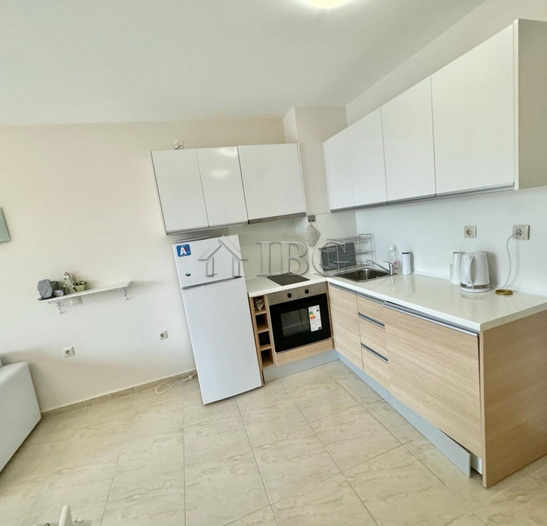 Pool view 1-bedroom apartment in Star Dreams, Sveti Vlas, 3 min walk to the beach