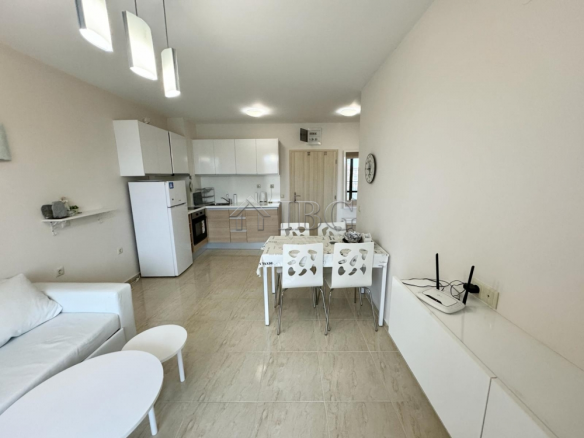 Pool view 1-bedroom apartment in Star Dreams, Sveti Vlas, 3 min walk to the beach
