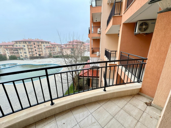 Pool view 1-bedroom apartment in Star Dreams, Sveti Vlas, 3 min walk to the beach