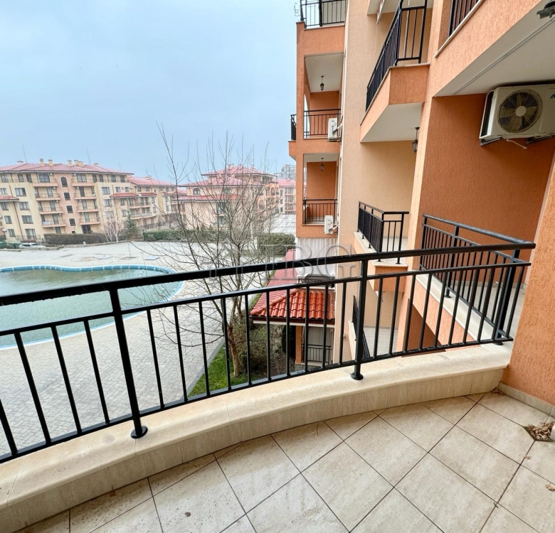 Pool view 1-bedroom apartment in Star Dreams, Sveti Vlas, 3 min walk to the beach