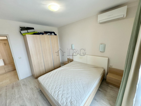 Pool view 1-bedroom apartment in Star Dreams, Sveti Vlas, 3 min walk to the beach