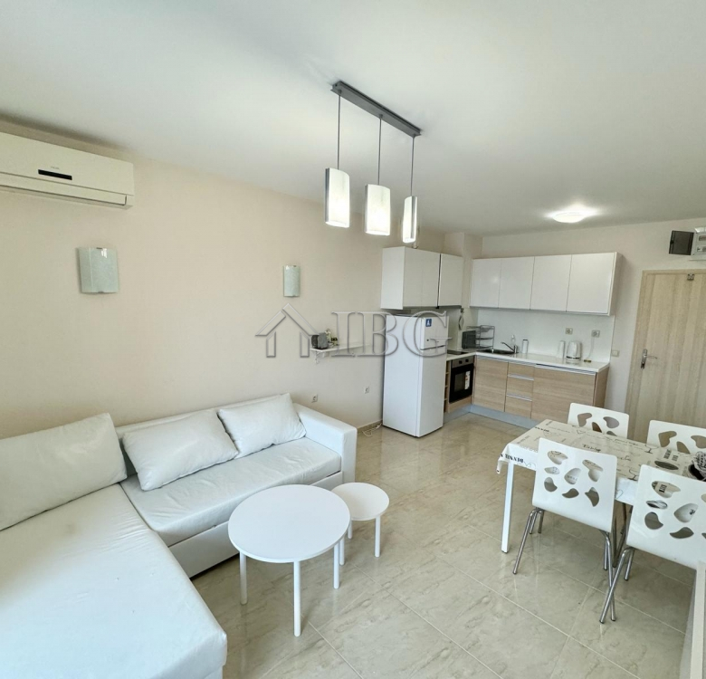 Pool view 1-bedroom apartment in Star Dreams, Sveti Vlas, 3 min walk to the beach