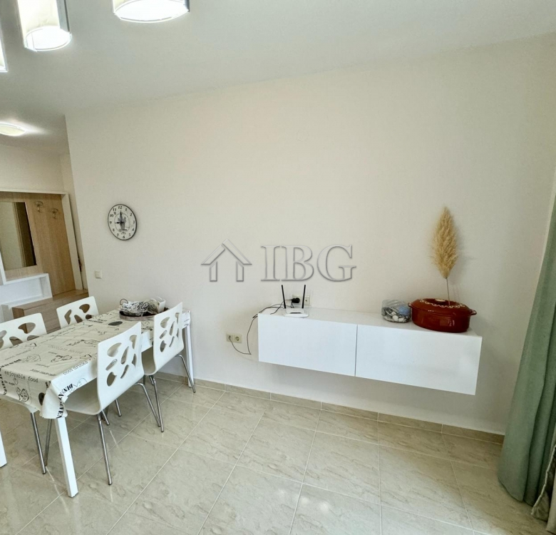 Pool view 1-bedroom apartment in Star Dreams, Sveti Vlas, 3 min walk to the beach