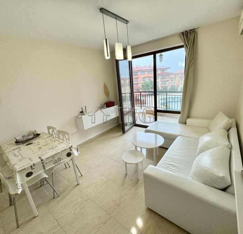 Pool view 1-bedroom apartment in Star Dreams, Sveti Vlas, 3 min walk to the beach