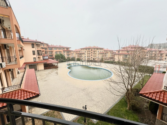 Pool view 1-bedroom apartment in Star Dreams, Sveti Vlas, 3 min walk to the beach