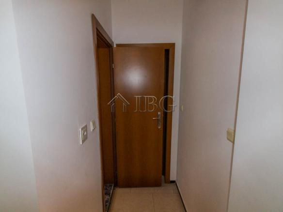 Spacious Two-storied House with 4 bedrooms and a pool, 10 km to Sunny Beach and the Sea