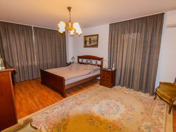 Spacious Two-storied House with 4 bedrooms and a pool, 10 km to Sunny Beach and the Sea