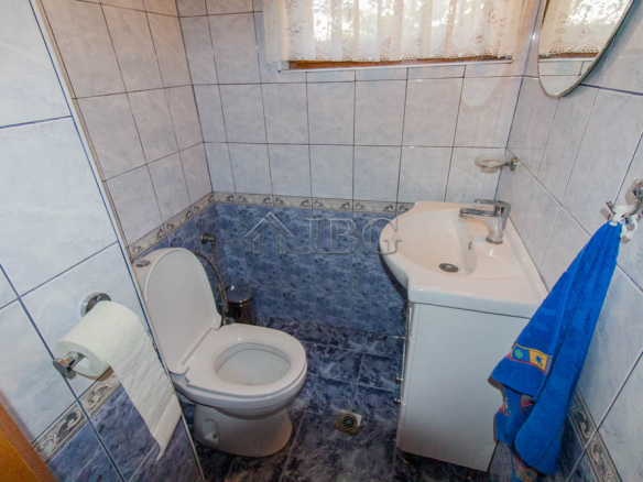 Spacious Two-storied House with 4 bedrooms and a pool, 10 km to Sunny Beach and the Sea