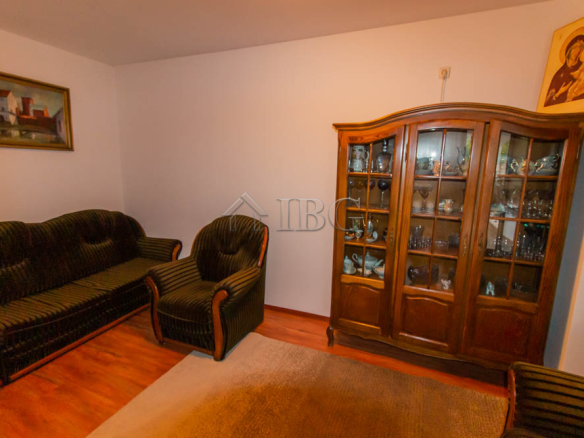 Spacious Two-storied House with 4 bedrooms and a pool, 10 km to Sunny Beach and the Sea