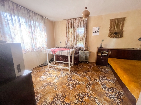 Villa with nice garden only 5 km. to Ruse city