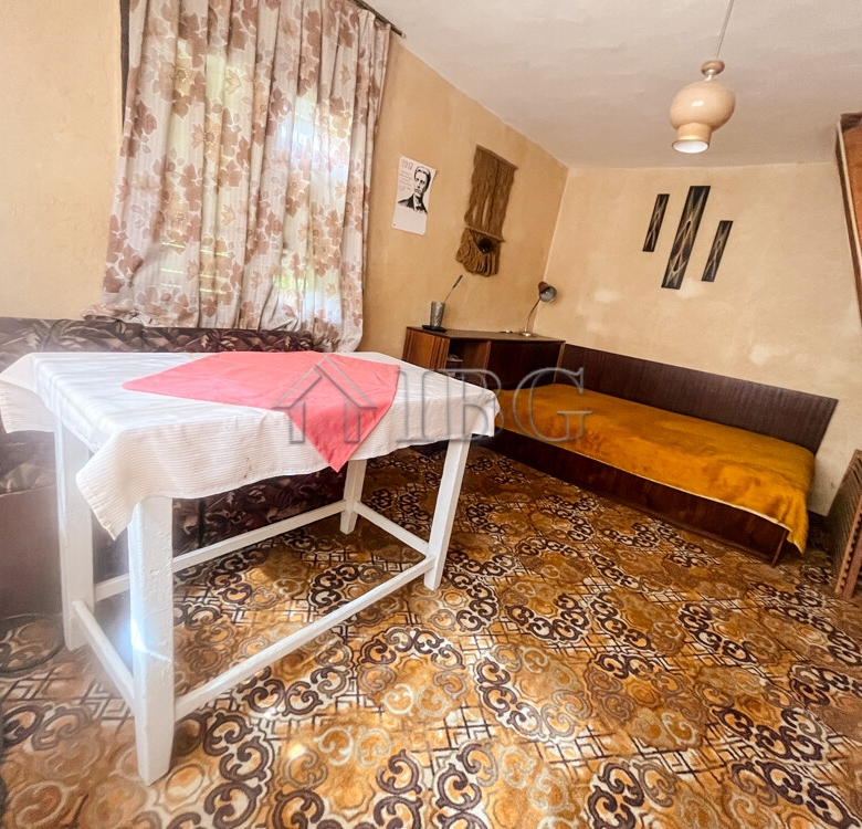 Villa with nice garden only 5 km. to Ruse city