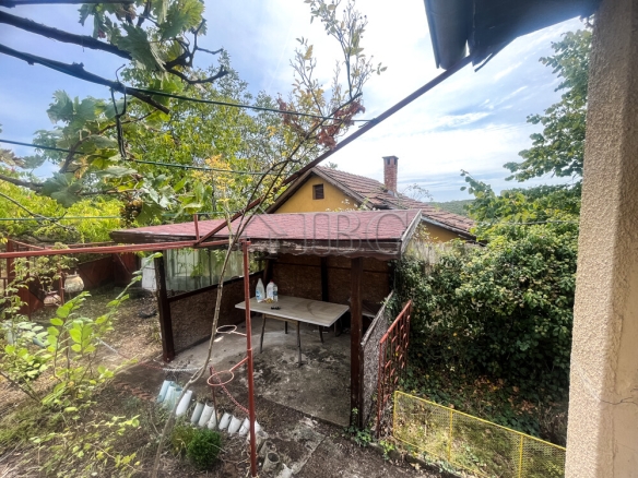 Villa with nice garden only 5 km. to Ruse city