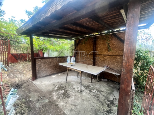 Villa with nice garden only 5 km. to Ruse city
