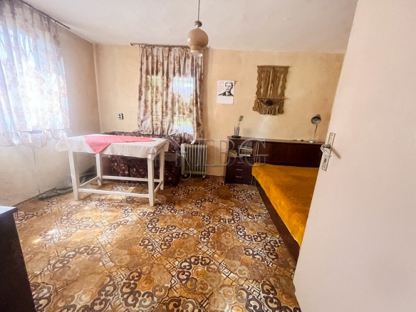 Villa with nice garden only 5 km. to Ruse city