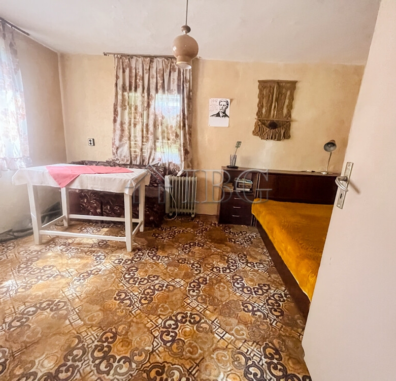 Villa with nice garden only 5 km. to Ruse city