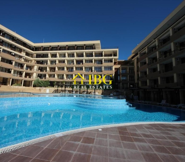 2-Room Apartment with Sea and Pool View in Luxor Complex, Sveti Vlas