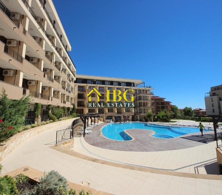 2-Room Apartment with Sea and Pool View in Luxor Complex, Sveti Vlas