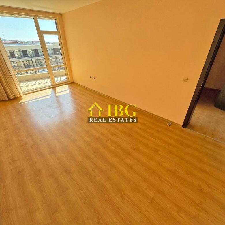 2-Room Apartment with Sea and Pool View in Luxor Complex, Sveti Vlas