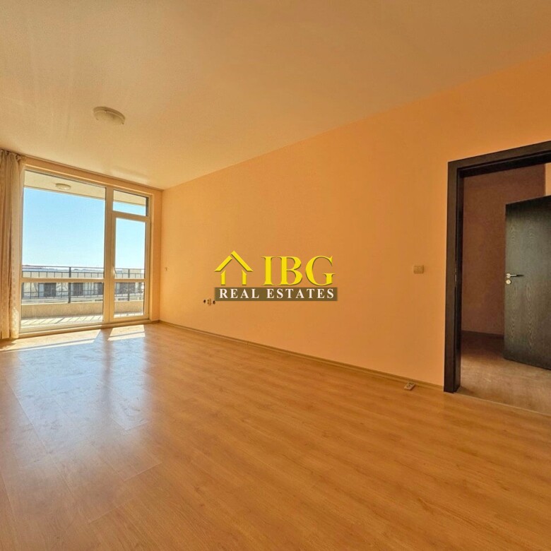 2-Room Apartment with Sea and Pool View in Luxor Complex, Sveti Vlas