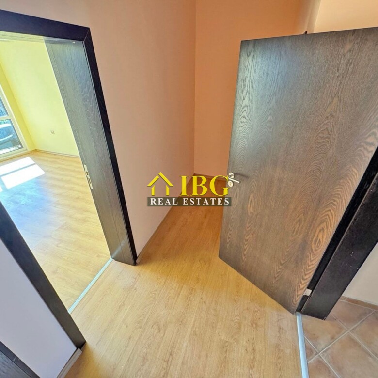 2-Room Apartment with Sea and Pool View in Luxor Complex, Sveti Vlas