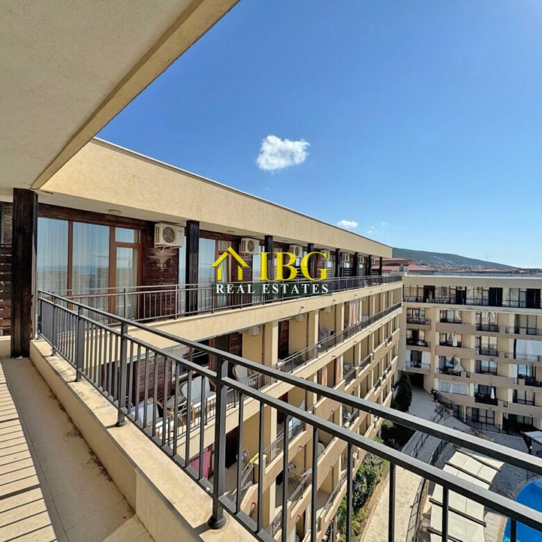 2-Room Apartment with Sea and Pool View in Luxor Complex, Sveti Vlas