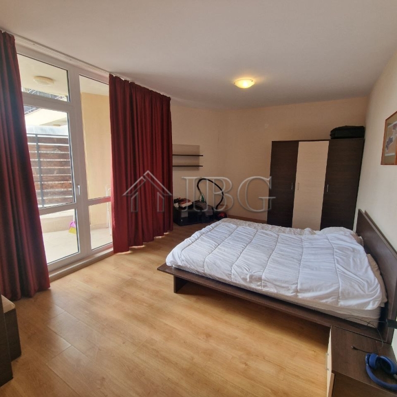Spacious Two-Bedroom Apartment with sea view in the Luxor Complex, Sveti Vlas