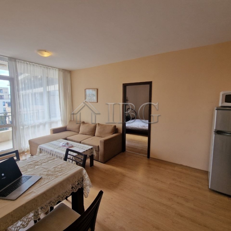 Spacious Two-Bedroom Apartment with sea view in the Luxor Complex, Sveti Vlas