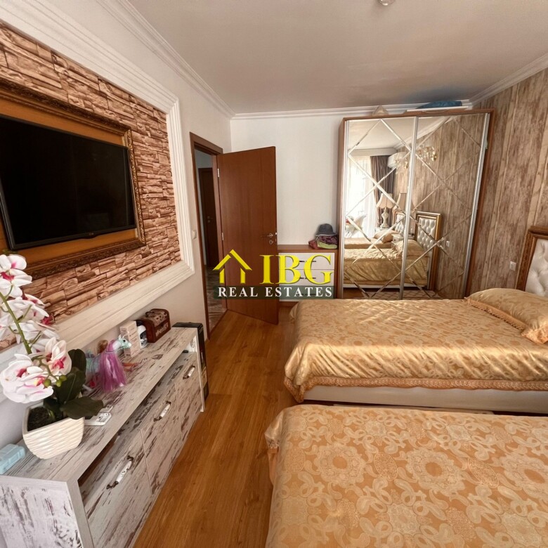 Luxury 2-bedroom, 2 bathroom apartment with pool view in Sweet Homes 5, Sunny Beach