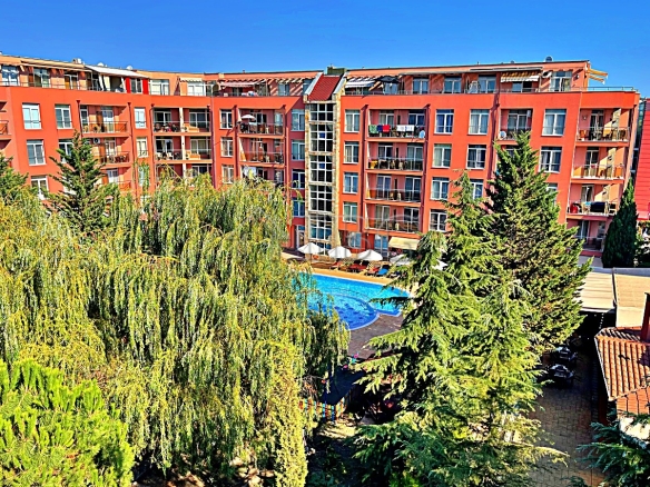 Excellent 2-bedroom, 2-bathroom apartment with pool view | Rainbow 3, Sunny Beach