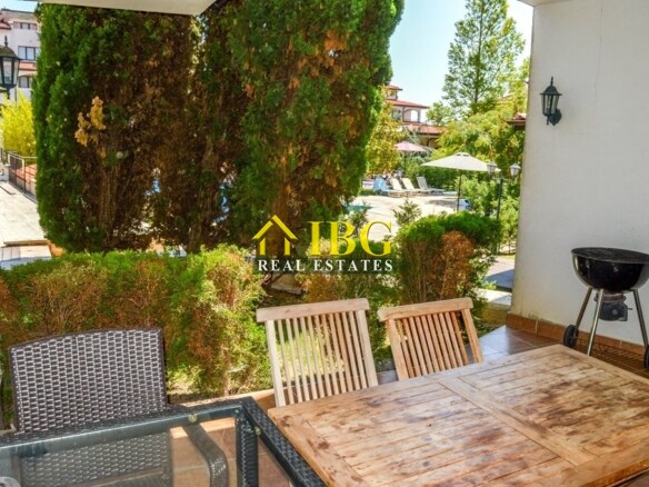  Spacious 3-Bedroom Apartment with 3 Bathrooms & two patios with gardens | CASA REAL, Sveti Vlas