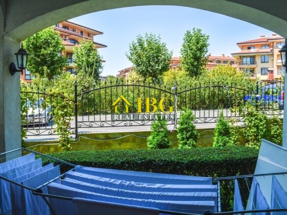  Spacious 3-Bedroom Apartment with 3 Bathrooms & two patios with gardens | CASA REAL, Sveti Vlas