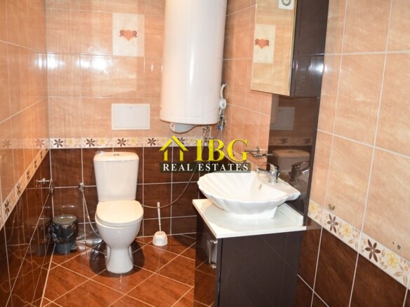  Spacious 3-Bedroom Apartment with 3 Bathrooms & two patios with gardens | CASA REAL, Sveti Vlas