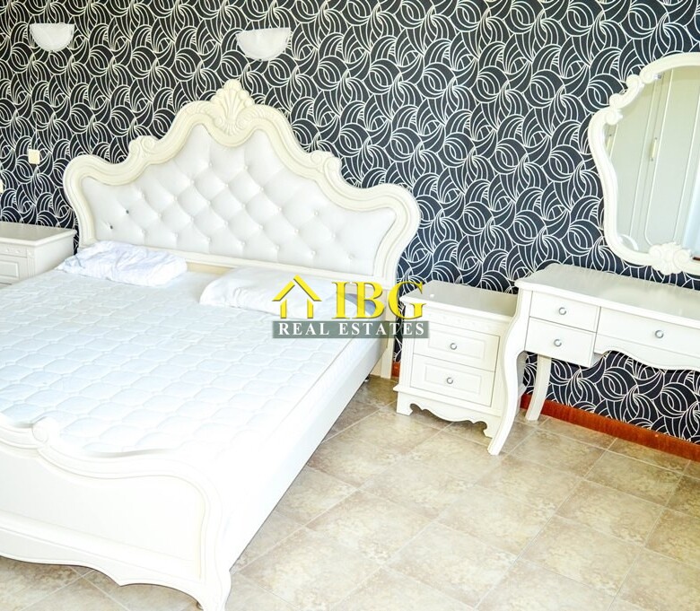  Spacious 3-Bedroom Apartment with 3 Bathrooms & two patios with gardens | CASA REAL, Sveti Vlas
