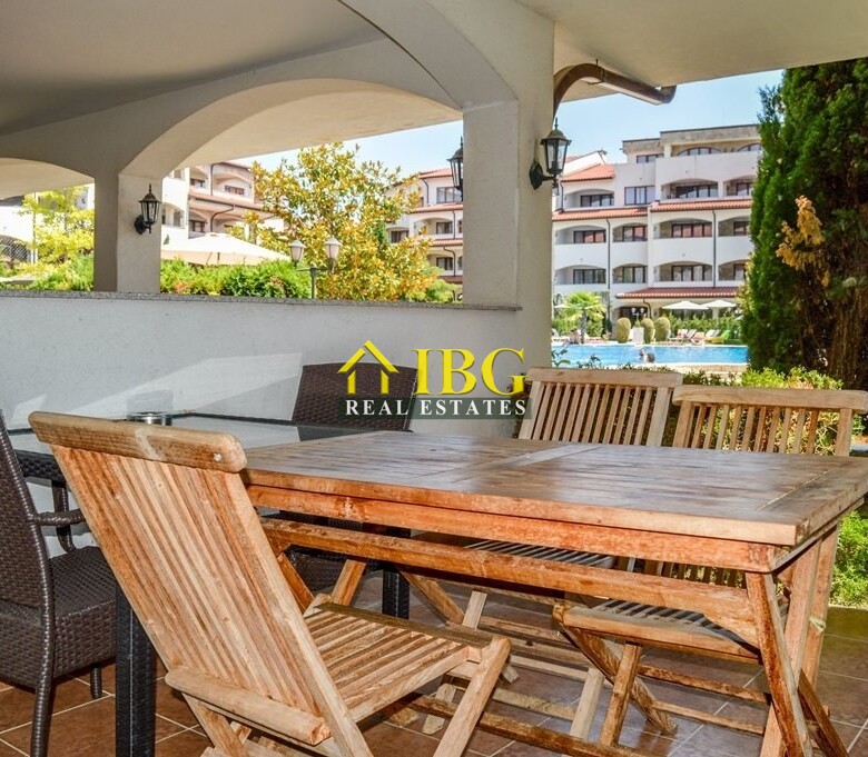  Spacious 3-Bedroom Apartment with 3 Bathrooms & two patios with gardens | CASA REAL, Sveti Vlas