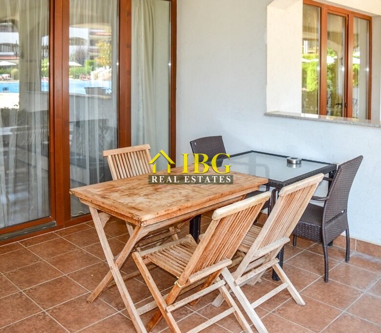  Spacious 3-Bedroom Apartment with 3 Bathrooms & two patios with gardens | CASA REAL, Sveti Vlas