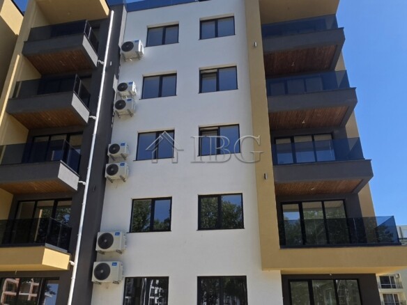 2-Bedroom Apartment with Parking & Storage | City-2 by Emilia Romana