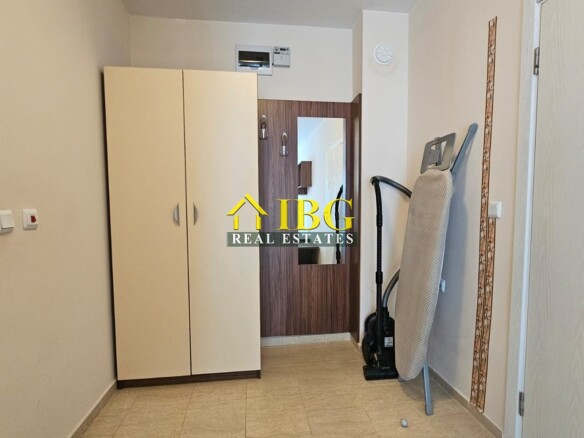 Bright and spacious one bedroom apartment with Pool View in Sun Gate, Sunny Beach