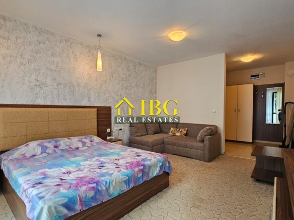 Bright and spacious one bedroom apartment with Pool View in Sun Gate, Sunny Beach