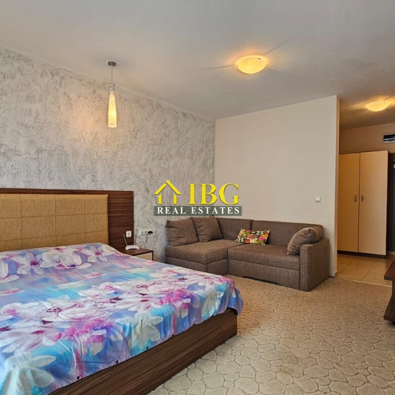 Bright and spacious one bedroom apartment with Pool View in Sun Gate, Sunny Beach