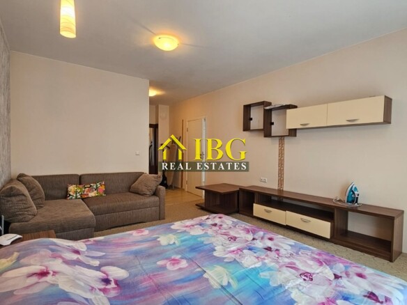 Bright and spacious one bedroom apartment with Pool View in Sun Gate, Sunny Beach