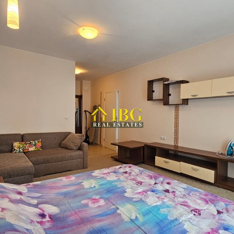 Bright and spacious one bedroom apartment with Pool View in Sun Gate, Sunny Beach
