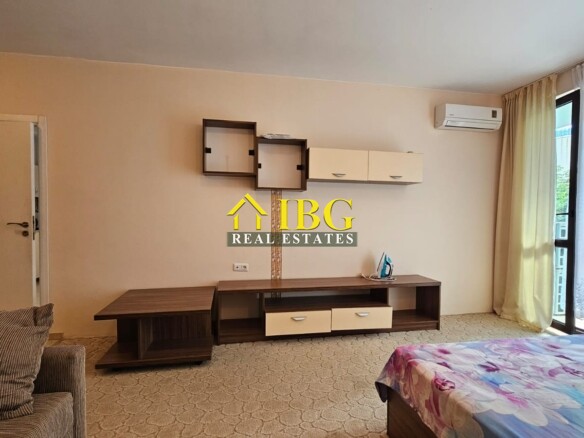 Bright and spacious one bedroom apartment with Pool View in Sun Gate, Sunny Beach