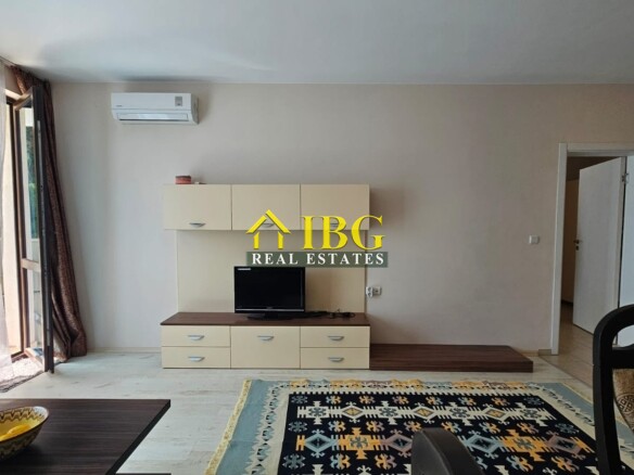 Bright and spacious one bedroom apartment with Pool View in Sun Gate, Sunny Beach