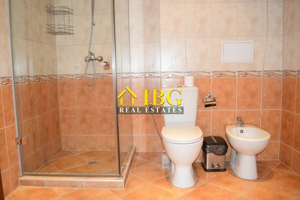  Spacious 3-Bedroom Apartment with 3 Bathrooms & two patios with gardens | CASA REAL, Sveti Vlas
