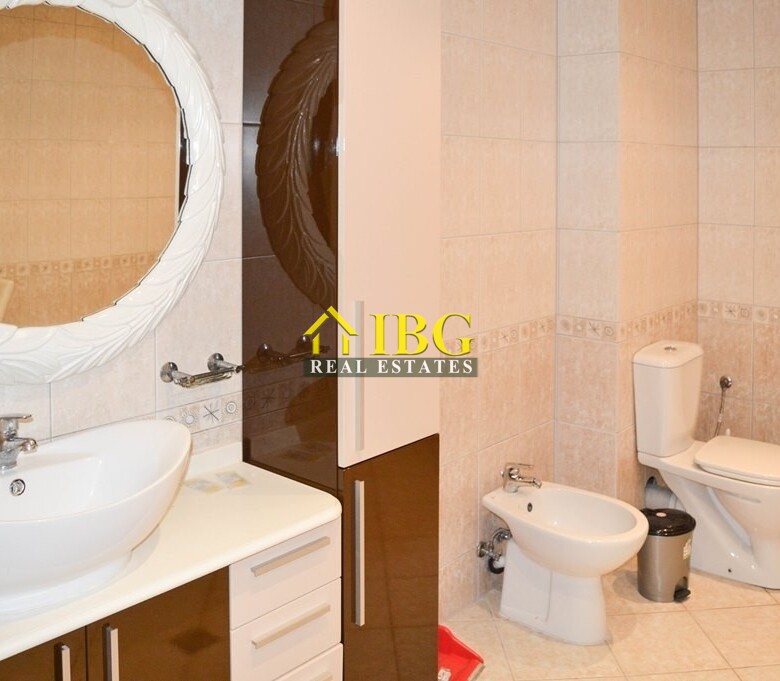  Spacious 3-Bedroom Apartment with 3 Bathrooms & two patios with gardens | CASA REAL, Sveti Vlas