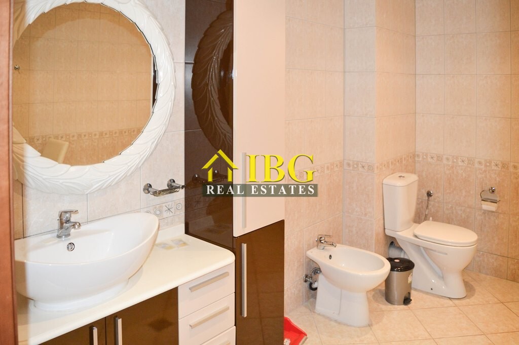  Spacious 3-Bedroom Apartment with 3 Bathrooms & two patios with gardens | CASA REAL, Sveti Vlas